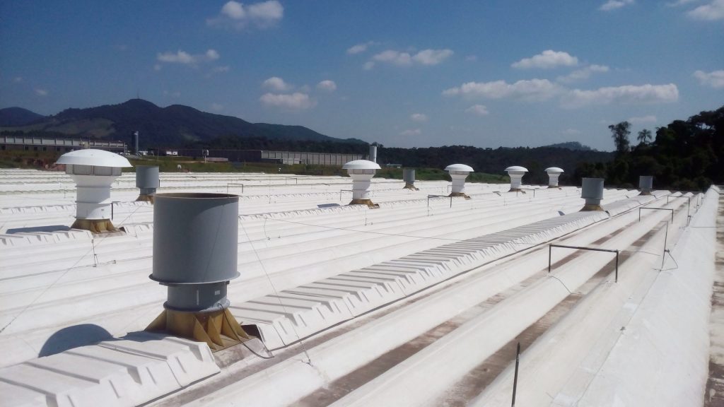 Sistema de Ventilação Industrial no telhado