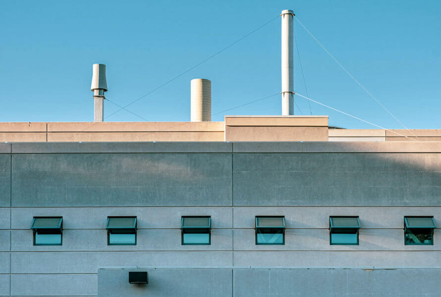 ventilação natural em um prédio industrial